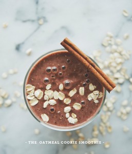 Oatmeal Cookie Smoothie thekitchykitchencom